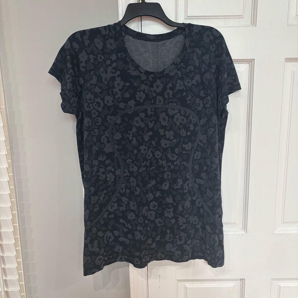 Lululemon size 20 swiftly tee